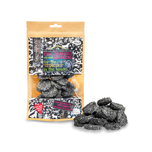 Fish crunchies with charcoal